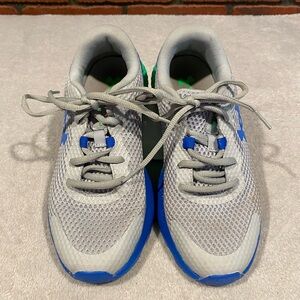 Under Armour Blue Gray‎ Sneaker Kids Size 4.5Y
